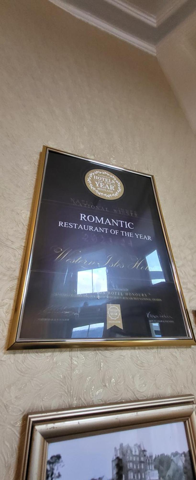 Western Isles Hotel Тобърмори Екстериор снимка
